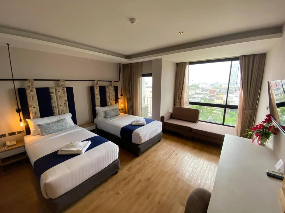 Deluxe Twin Suite Room