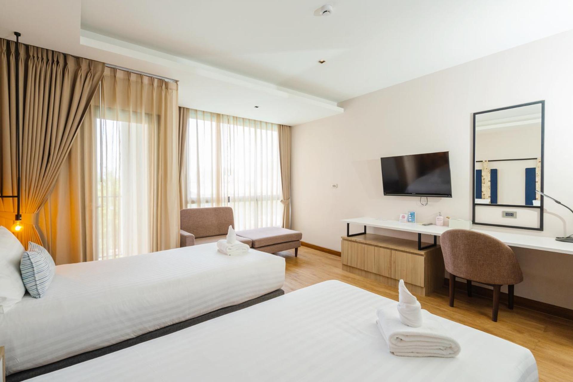 Deluxe Twin Suite Room