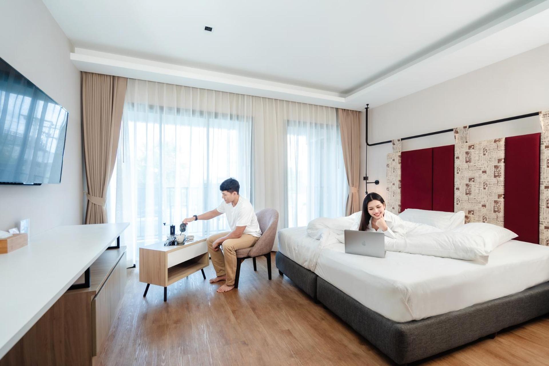 Deluxe Double Room Shower